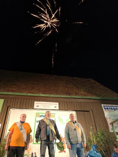 sogar ein Feuerwerk für alle